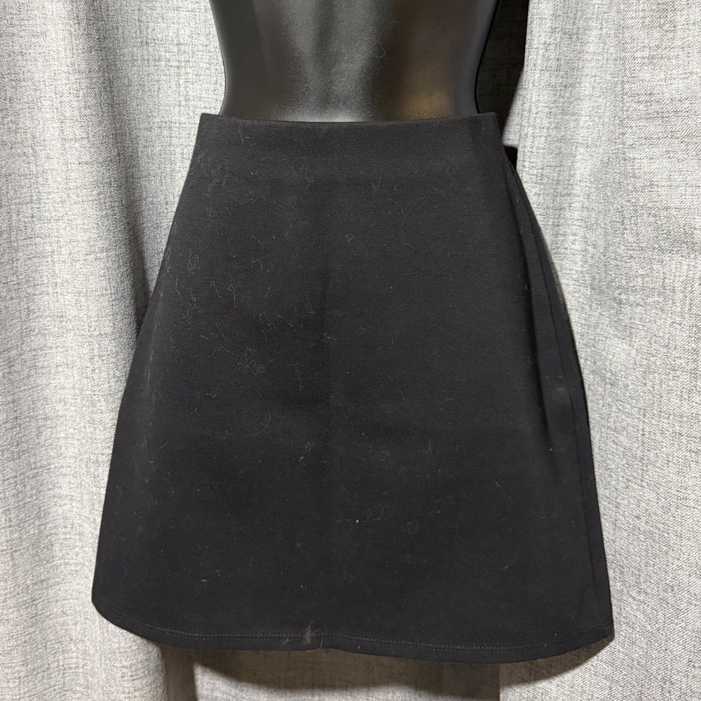 H&M Black Mini Skirt